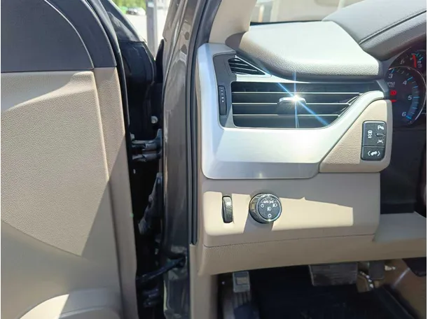 Car image 29