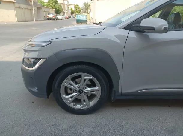 Car image 9
