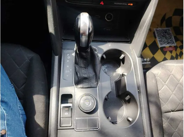 Car image 22