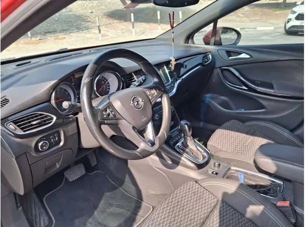 Car image 11