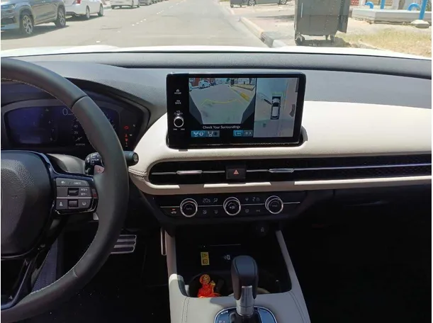 Car image 16