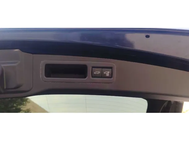 Car image 35