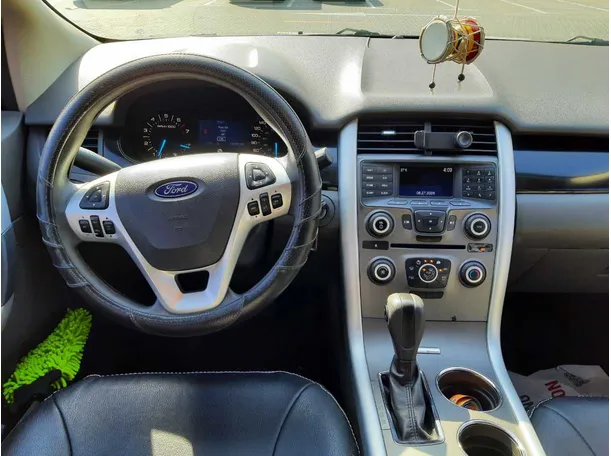 Car image 17