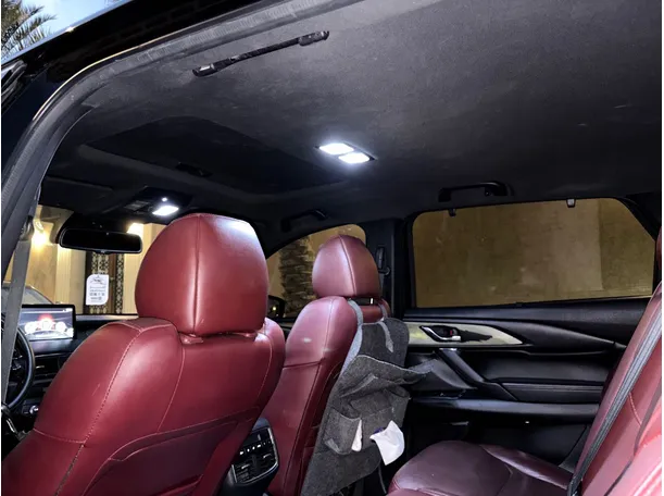 Car image 18
