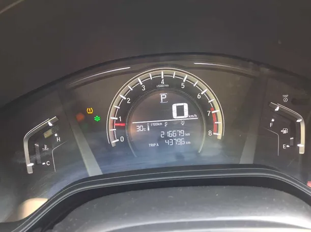 Car image 16