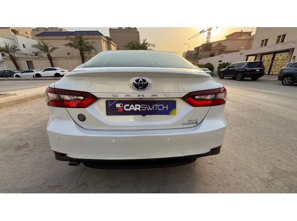 Car image 6