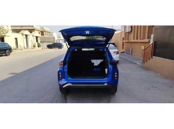 Car image 20