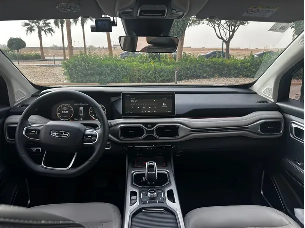 Car image 17