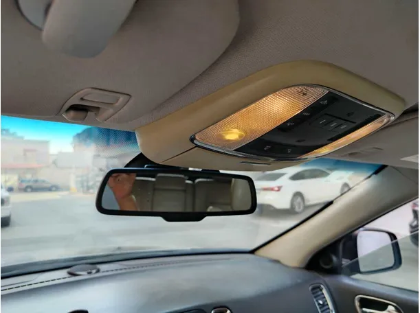 Car image 38