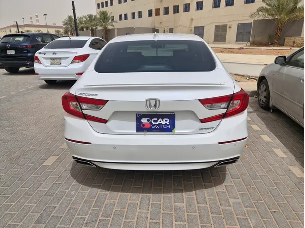 Car image 6