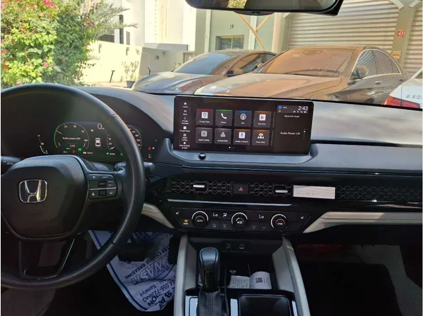 Car image 15