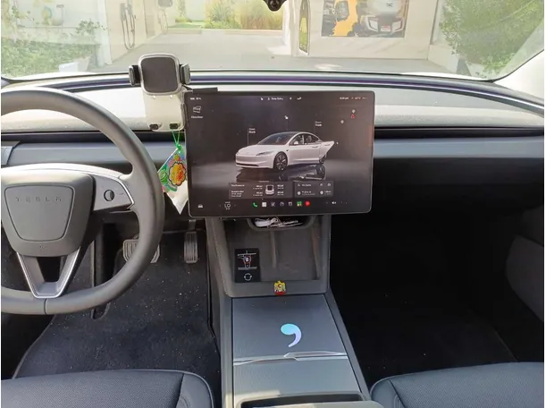 Car image 17