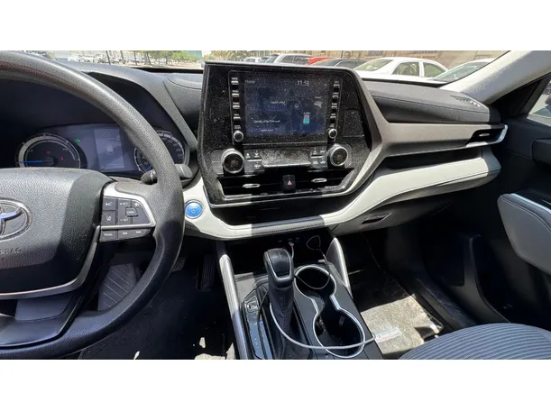 Car image 17
