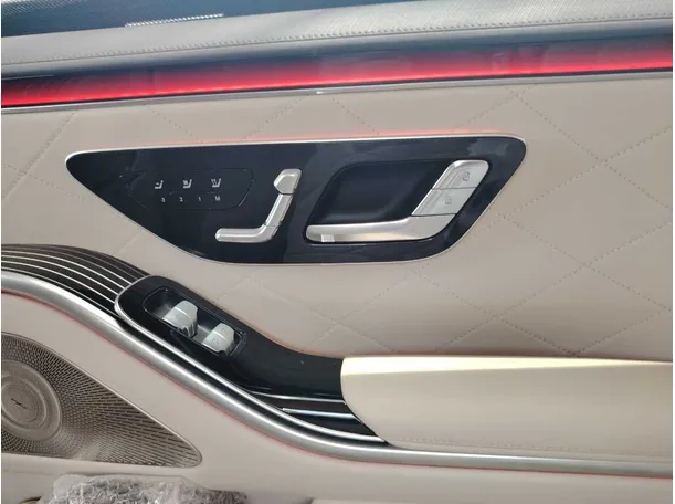 Car image 37