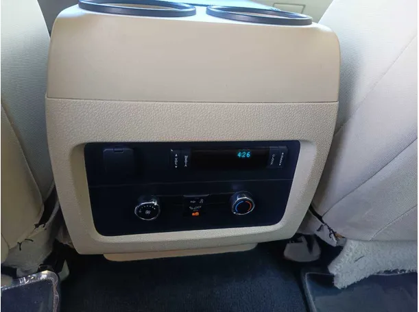 Car image 29