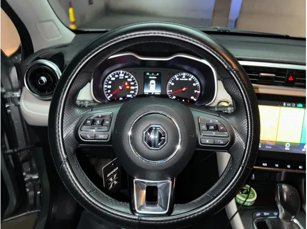 Car image 18
