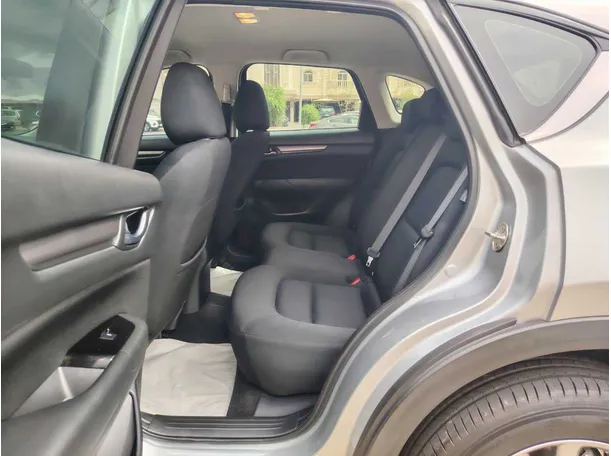 Car image 15