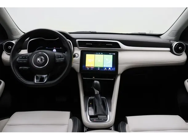Car image 14