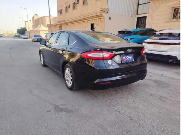 Car image 7