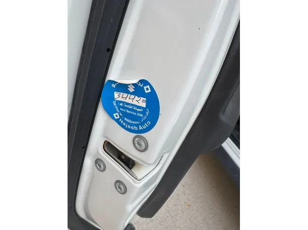 Car image 19