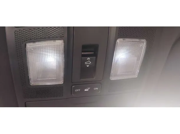 Car image 27