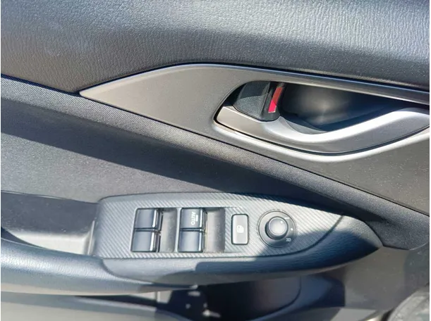 Car image 30