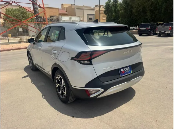 Car image 7