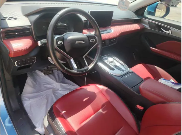 Car image 14