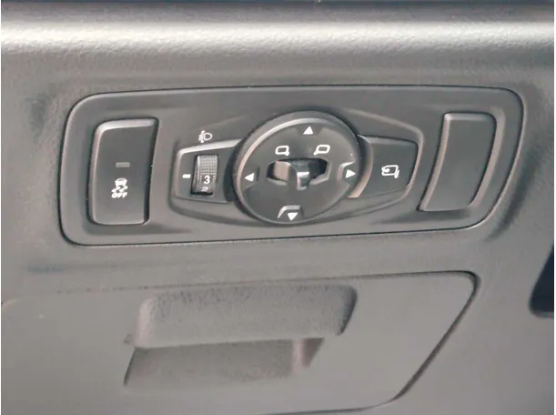 Car image 28