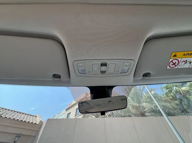 Car image 25