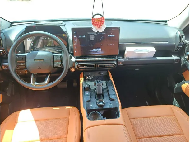 Car image 16
