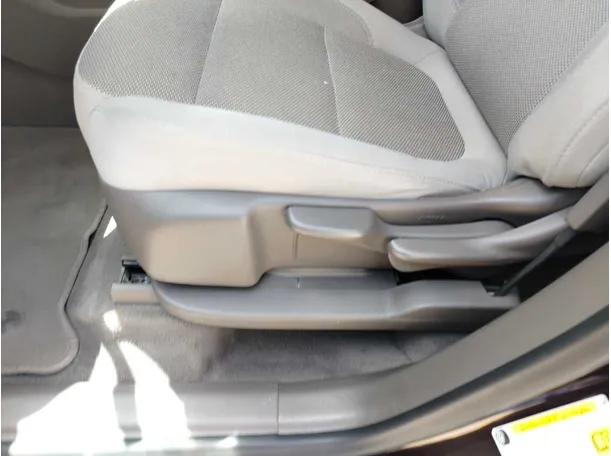 Car image 33