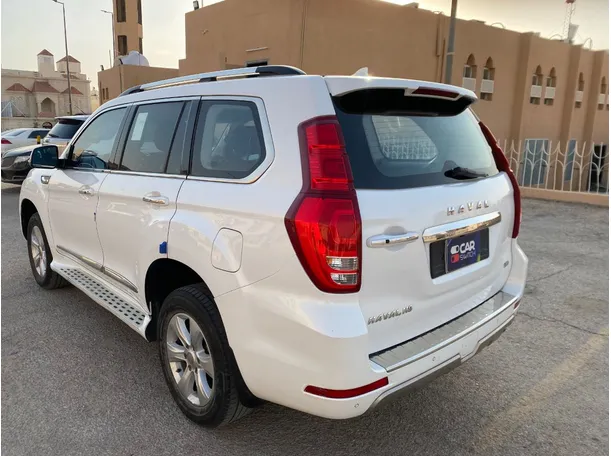 Car image 7
