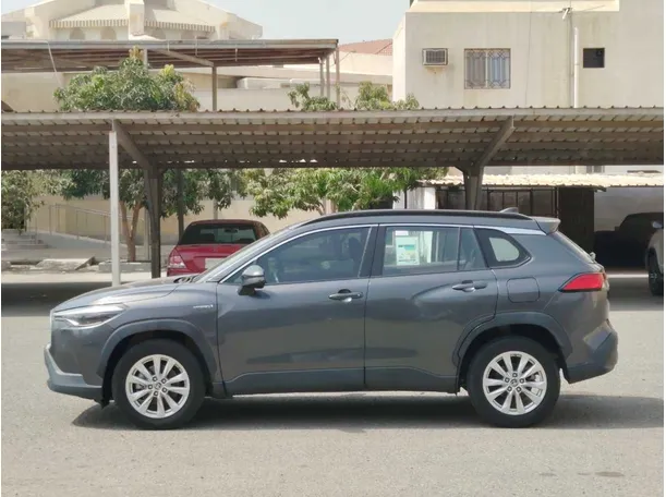 Car image 8