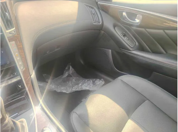 Car image 38