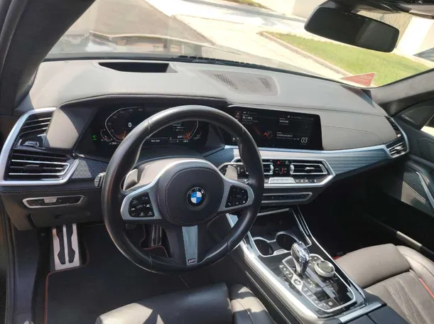 Car image 12
