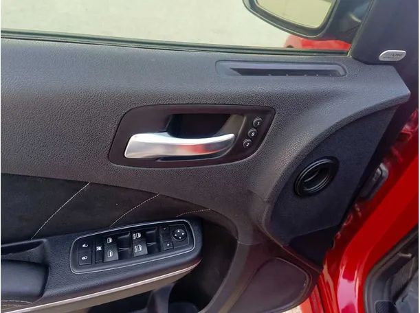 Car image 37
