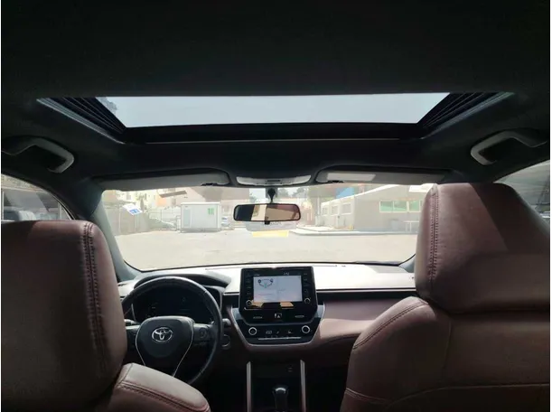 Car image 18