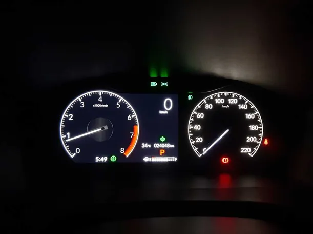 Car image 18