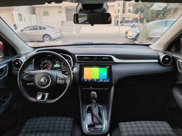 Car image 17