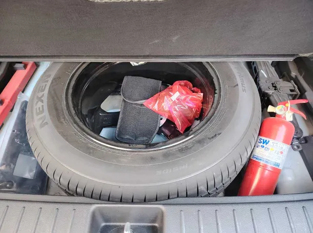 Car image 43