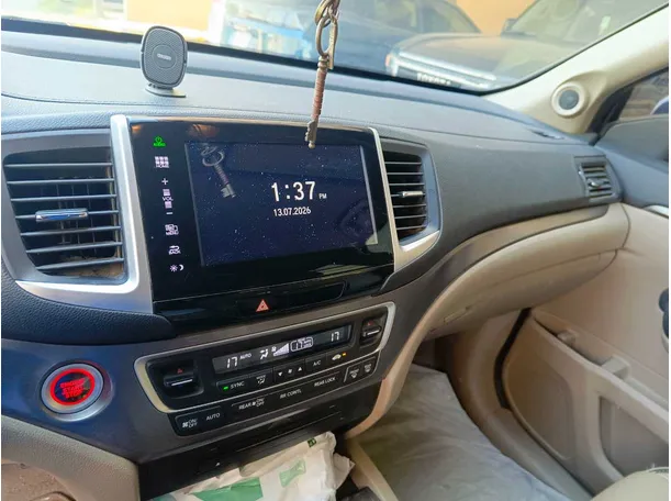Car image 21
