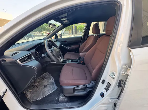 Car image 10