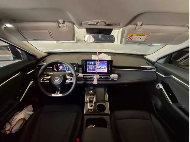 Car image 14