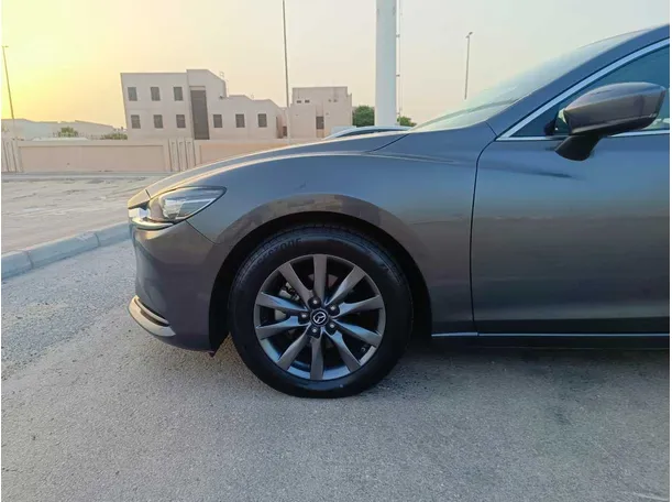Car image 10