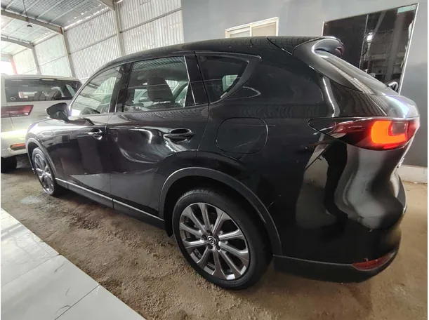Car image 8