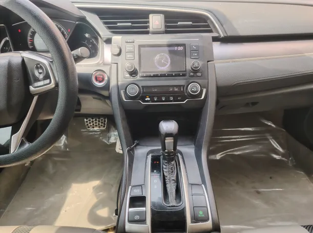 Car image 20