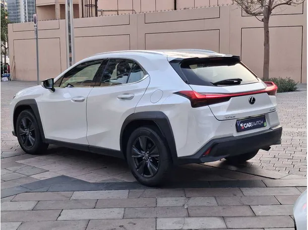 Car image 7