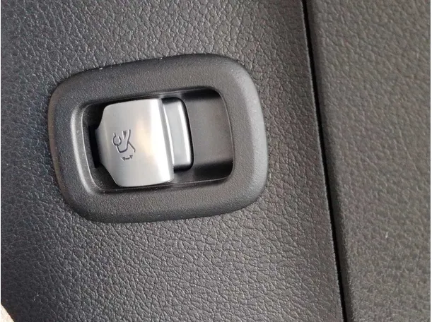 Car image 35