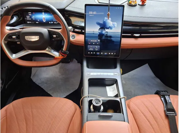 Car image 15